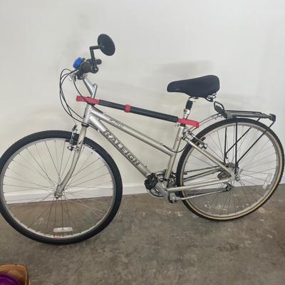 Raleigh C40 Bicycle with Accessories (G-MG)