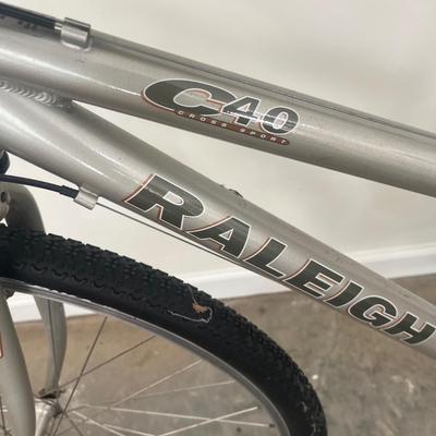 Raleigh C40 Bicycle with Accessories (G-MG)