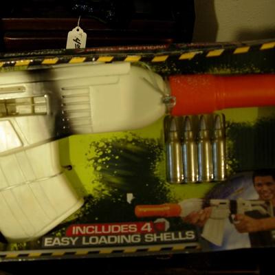 Ruff Stuff Machine Pistol Toy NIB