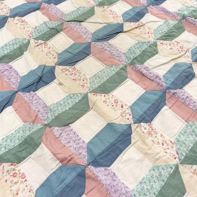 Granny's Homemade Quilt ~ *Read Details