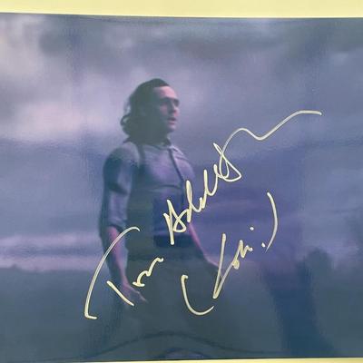 Marvel Tom Hiddleston signed movie photo