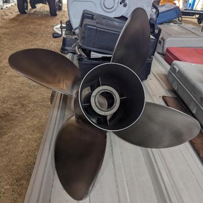 New MerCruiser Bravo I Propellor 30p 48-831918