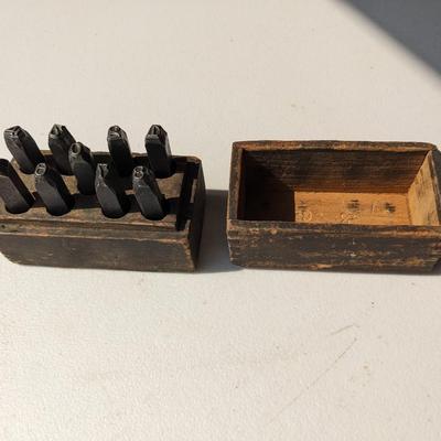 Vintage Punch Set Steel Numbers Numerals in Wooden Box