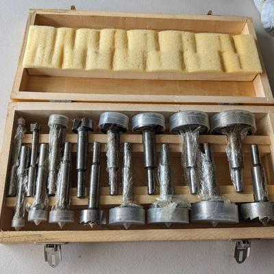16 Piece Professional Woodworker 1/8" to 2 1/8" Hole Cutting Set in Wood Case