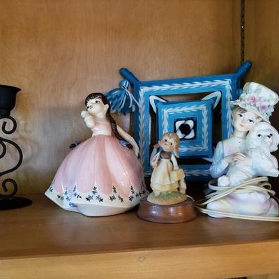 Figurines