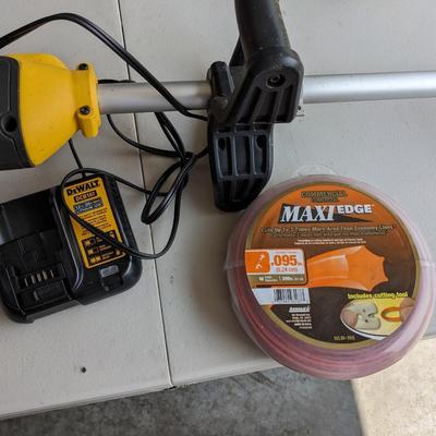 DeWalt 20V Trimmer with Charger and String