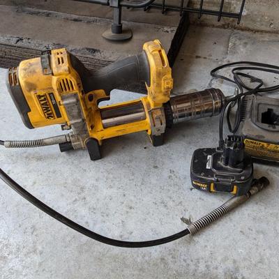 DeWalt 18V Cordless Grease Gun