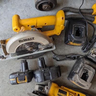 7 DeWalt Battery Powered Tools