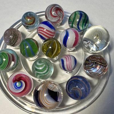Lot of 16 Marbles