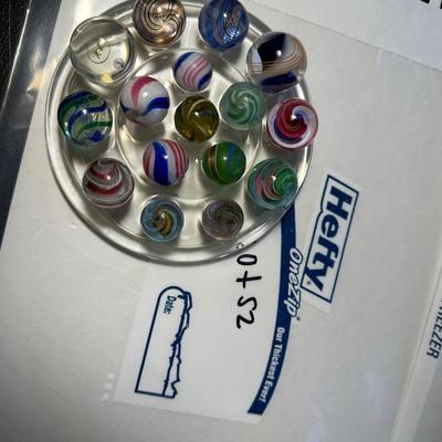 Lot of 16 Marbles