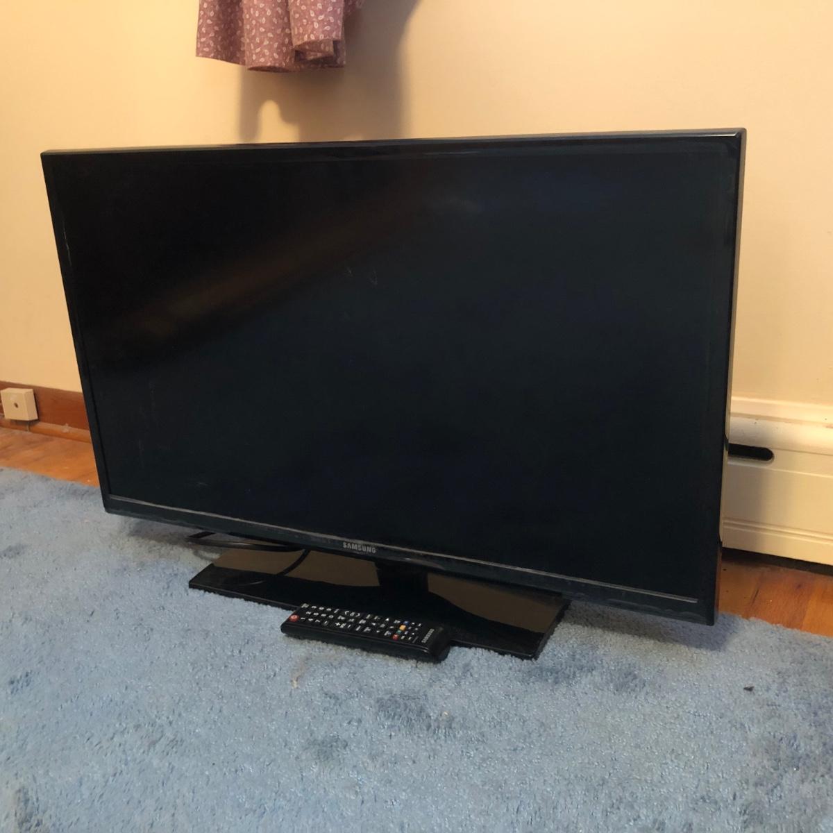LOT 6M Samsung TV Model UN32EH4003F