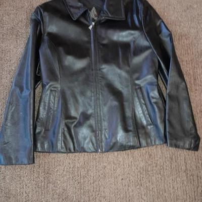 Tiboa leathers Large Women's leather jacket with gloves, hat and scarf
