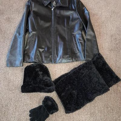 Tiboa leathers Large Women's leather jacket with gloves, hat and scarf
