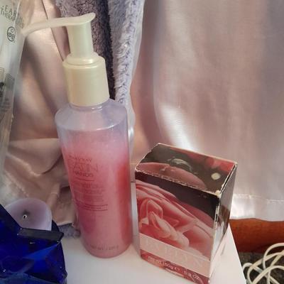 Her home spa day bath robe with items of luxury massager, humidifier, thera-sox and more