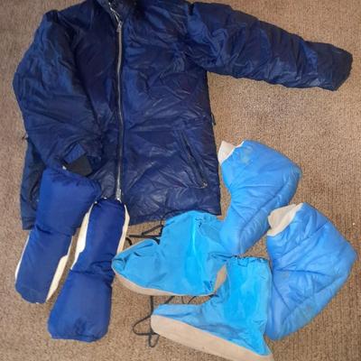 Men's down Frostline Broomfield Colorado coat with booties and mittens WINTER IS COMING!