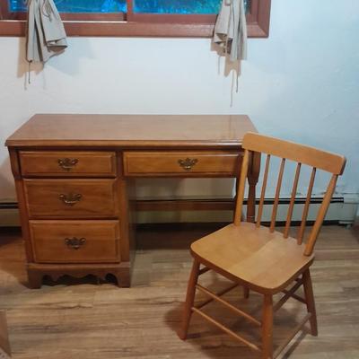 Solid wood student / office desk with chair