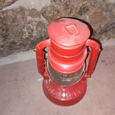 Vintage Dietz Lantern No. 2 D-Lite USA NY. Oil lantern