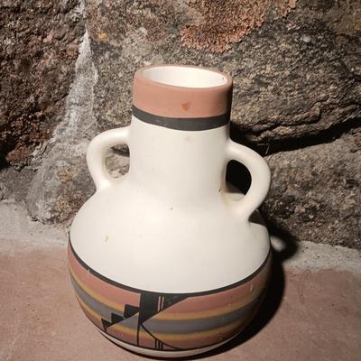 Donna Bancroft Ute Mt. #38 signed Pottery vase Native American Collectible