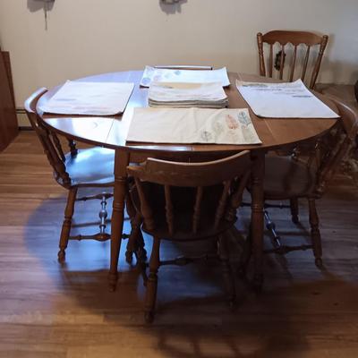 Sprague Carleton Solid Rock Maple Dining room drop leaf table with chairs