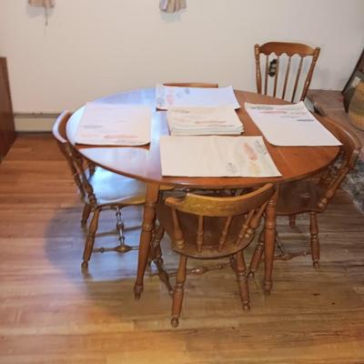 Sprague Carleton Solid Rock Maple Dining room drop leaf table with chairs