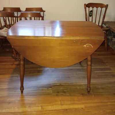 Sprague Carleton Solid Rock Maple Dining room drop leaf table with chairs