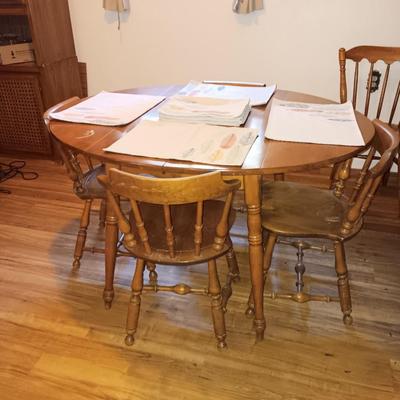 Sprague Carleton Solid Rock Maple Dining room drop leaf table with chairs