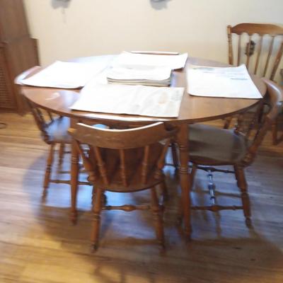 Sprague Carleton Solid Rock Maple Dining room drop leaf table with chairs