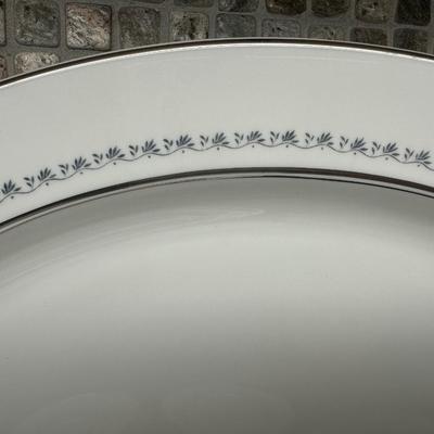 English Porcelain Royal Doulton Tiara Pattern China Dinnerware