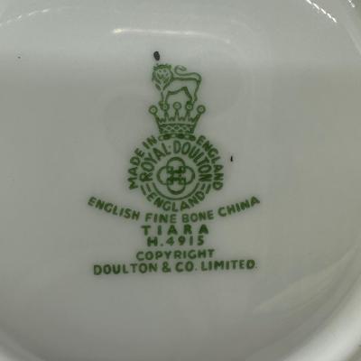 English Porcelain Royal Doulton Tiara Pattern China Dinnerware