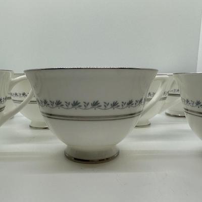 English Porcelain Royal Doulton Tiara Pattern China Dinnerware
