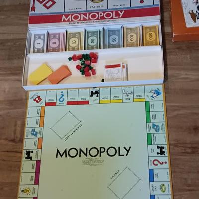 Parker Brothers board games Vintage ORANGE 1956 BOX CLUE COMPLETE with Monopoly game