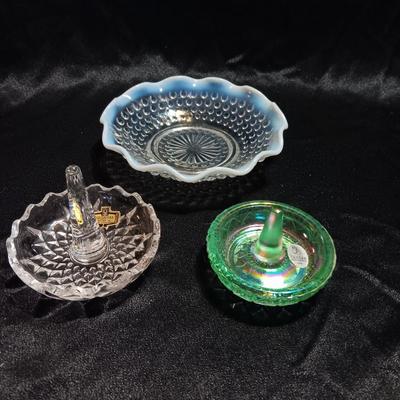 Beautiful Opalescent Moonstone dish with FENTON marked and Kristal Zajedar marked ring holders