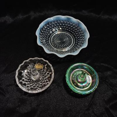 Beautiful Opalescent Moonstone dish with FENTON marked and Kristal Zajedar marked ring holders