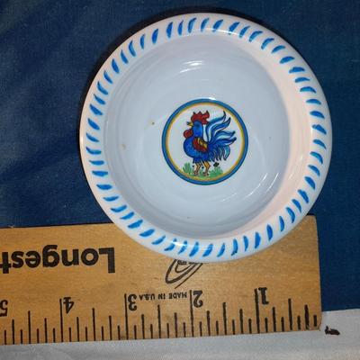 Kitchen Chicken and Rooster Dishes with Decor