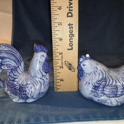 Kitchen Chicken and Rooster Dishes with Decor