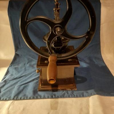 Vintage Manual Coffee Grinder Wheel Design Coffee Bean Mill Grinding Machine Works great!