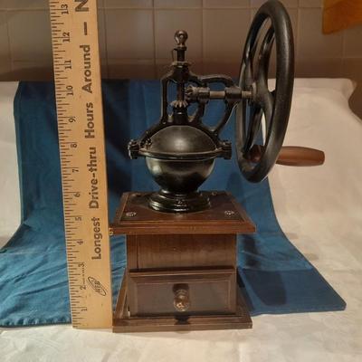 Vintage Manual Coffee Grinder Wheel Design Coffee Bean Mill Grinding Machine Works great!