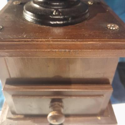 Vintage Manual Coffee Grinder Wheel Design Coffee Bean Mill Grinding Machine Works great!