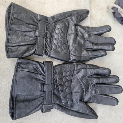 Motorcycle Helmets and Gloves (G-DW)