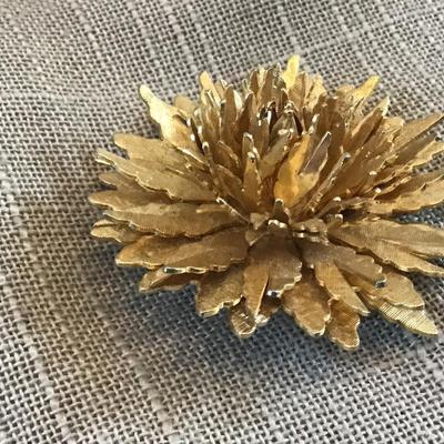Vintage Unsigned 3-Dimensional Flower Bloom Brooch Jewelry