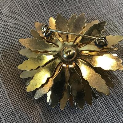 Vintage Unsigned 3-Dimensional Flower Bloom Brooch Jewelry