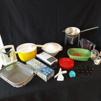 Kitchen Gadgets and more (K-BBL)