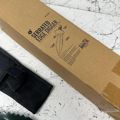Serrated Edge Digger