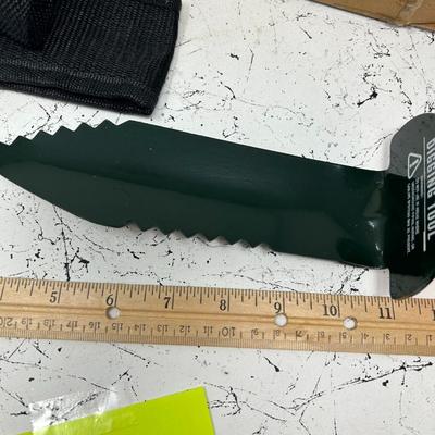 Serrated Edge Digger