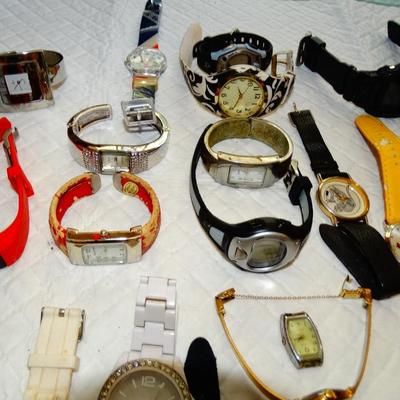 Assorted Non-Working Watch Lot - Avirex, Relic, Fossil, Bulovia, Timex, Geneva, Elgin, and More  (53) Pieces) Lot W-63