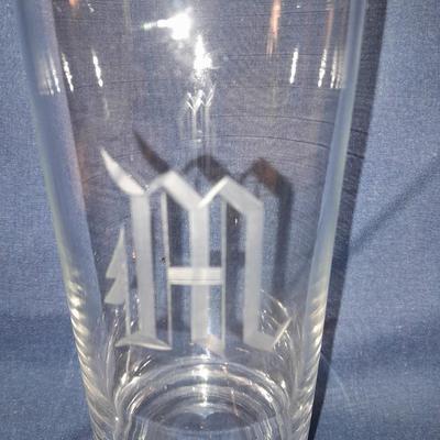 10 Etched "M" drinking glasses with "M" linen napkins