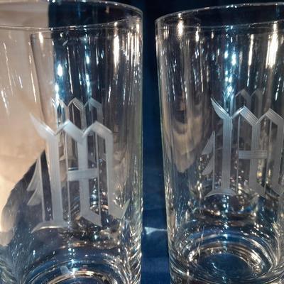 10 Etched "M" drinking glasses with "M" linen napkins