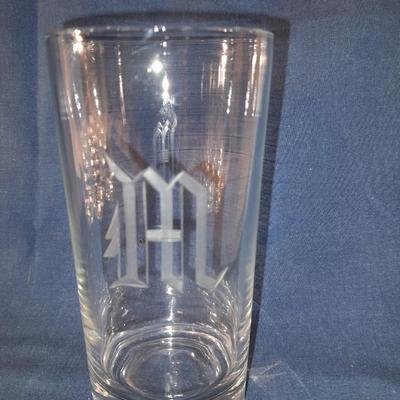 10 Etched "M" drinking glasses with "M" linen napkins