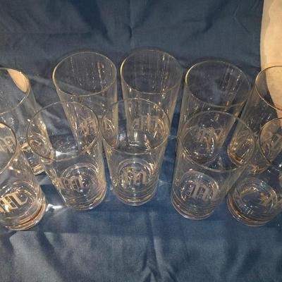 10 Etched "M" drinking glasses with "M" linen napkins