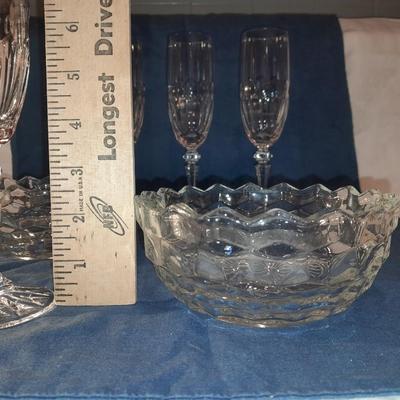 4 stemware wine glasses with 2 bowls